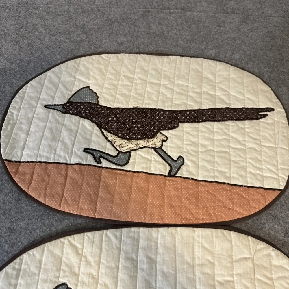 4 Handmade Quilted Oval Roadrunner Fabric Placemats  Grandma‎  Country Farmhouse
